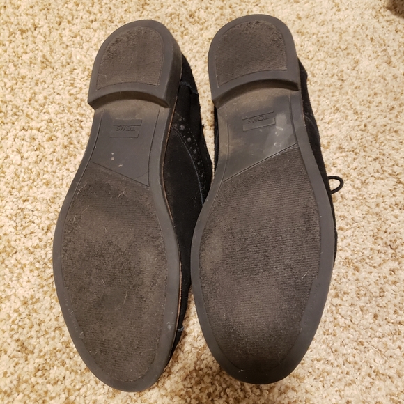 Shoes - Picture 3 of 8